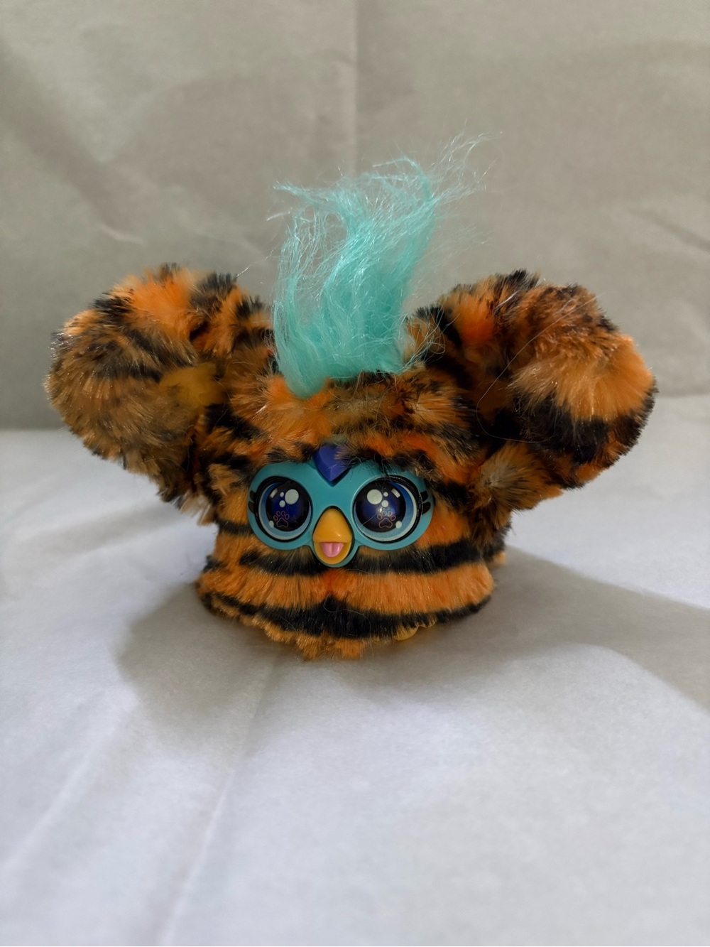 New Furby Furblets Ty-Bee Plush Electronic Toy with Teal Mohawk 45+ Souds